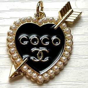 Black Pearl Heart Arrow Charm Pendant - Zipper Pull Charm CC